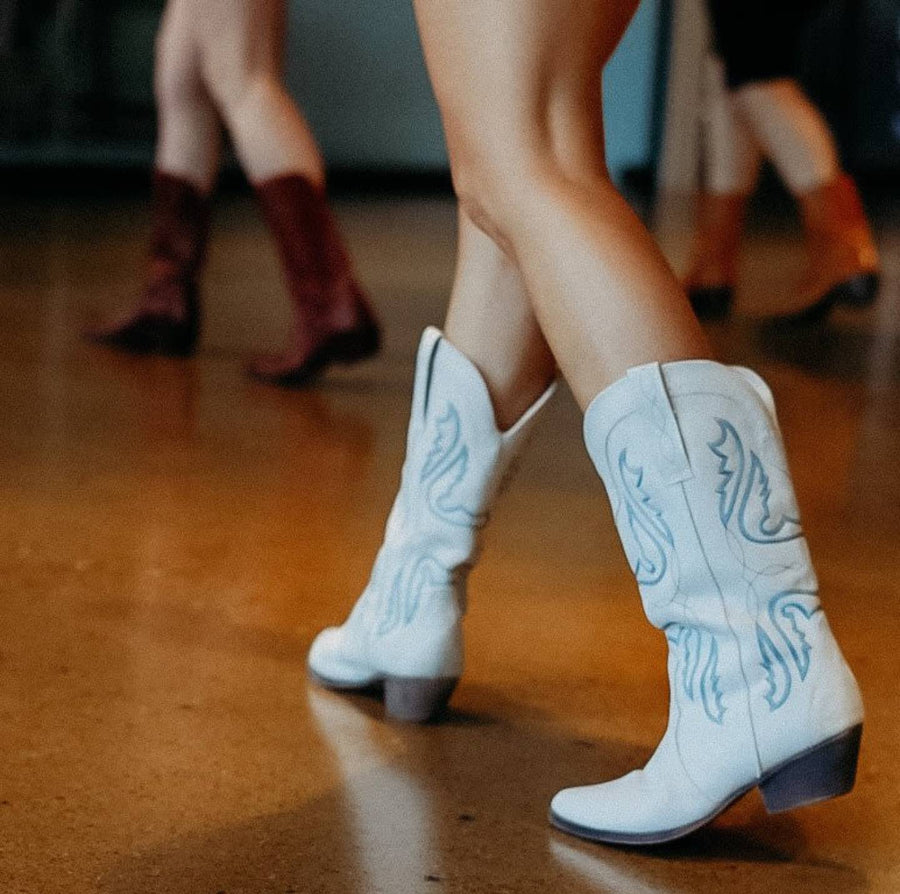 Nashville Bachelorette Party Ideas - New Boots Line Dancing | Stag & Hen