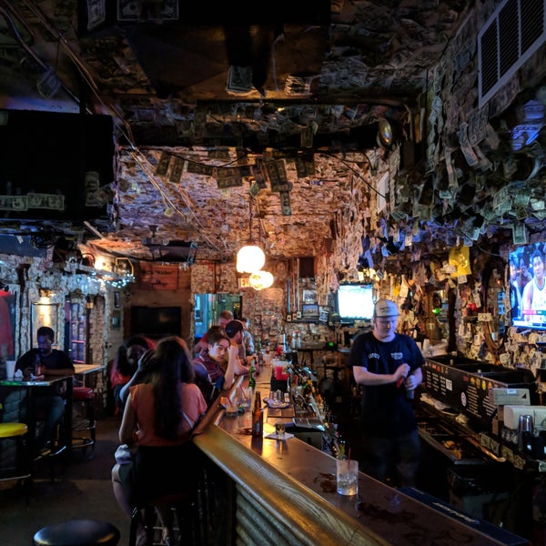 Scottsdale Bachelorette Party Bars - Pattie's First Avenue Lounge