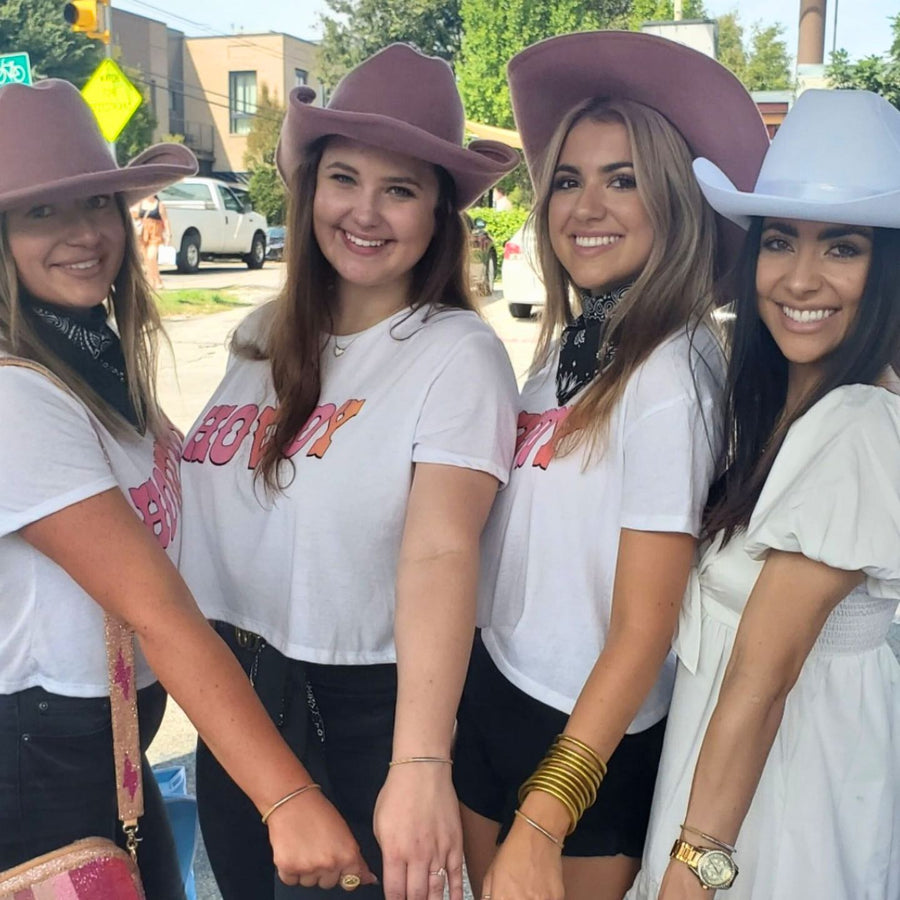Nashville Bachelorette Party Ideas: Make Your Own Jewelry with String For Hope | Stag & Hen