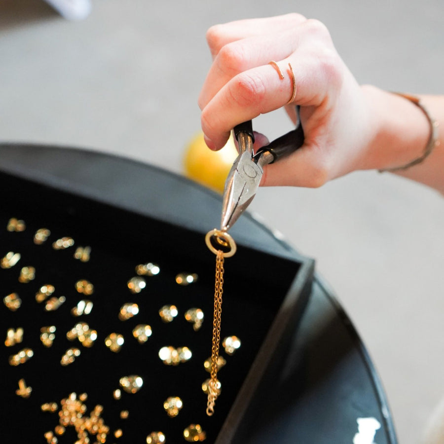 Nashville Bachelorette Party Ideas: Make Your Own Jewelry with String For Hope | Stag & Hen