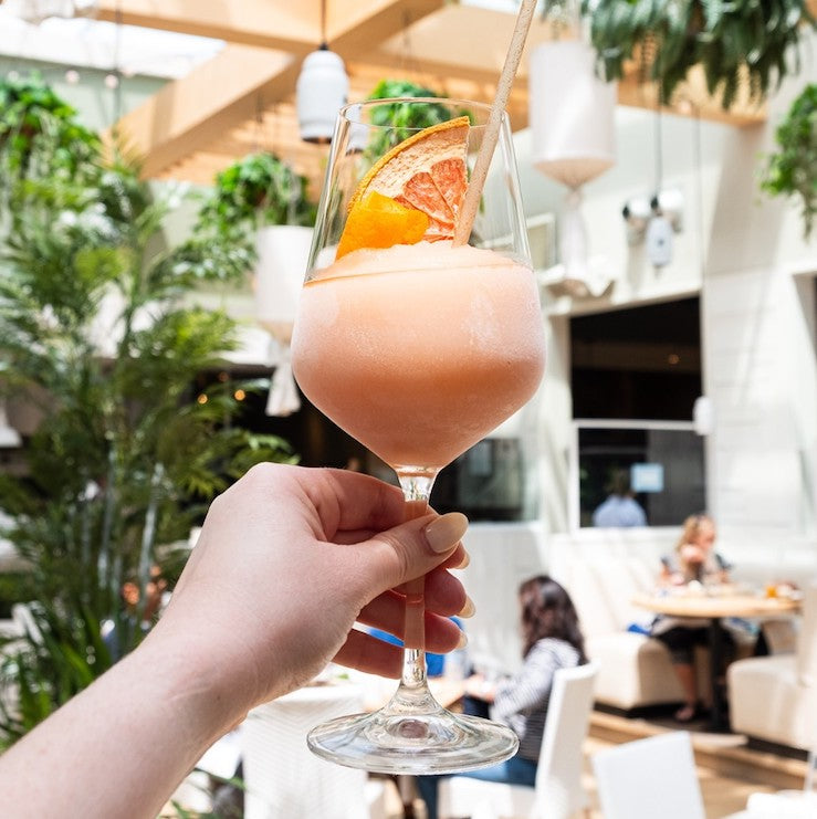 The Best Chicago Bachelorette Party Bars Restaurants Summer House the-best-chicago-bachelorette-party-bars-restaurants-summer-house